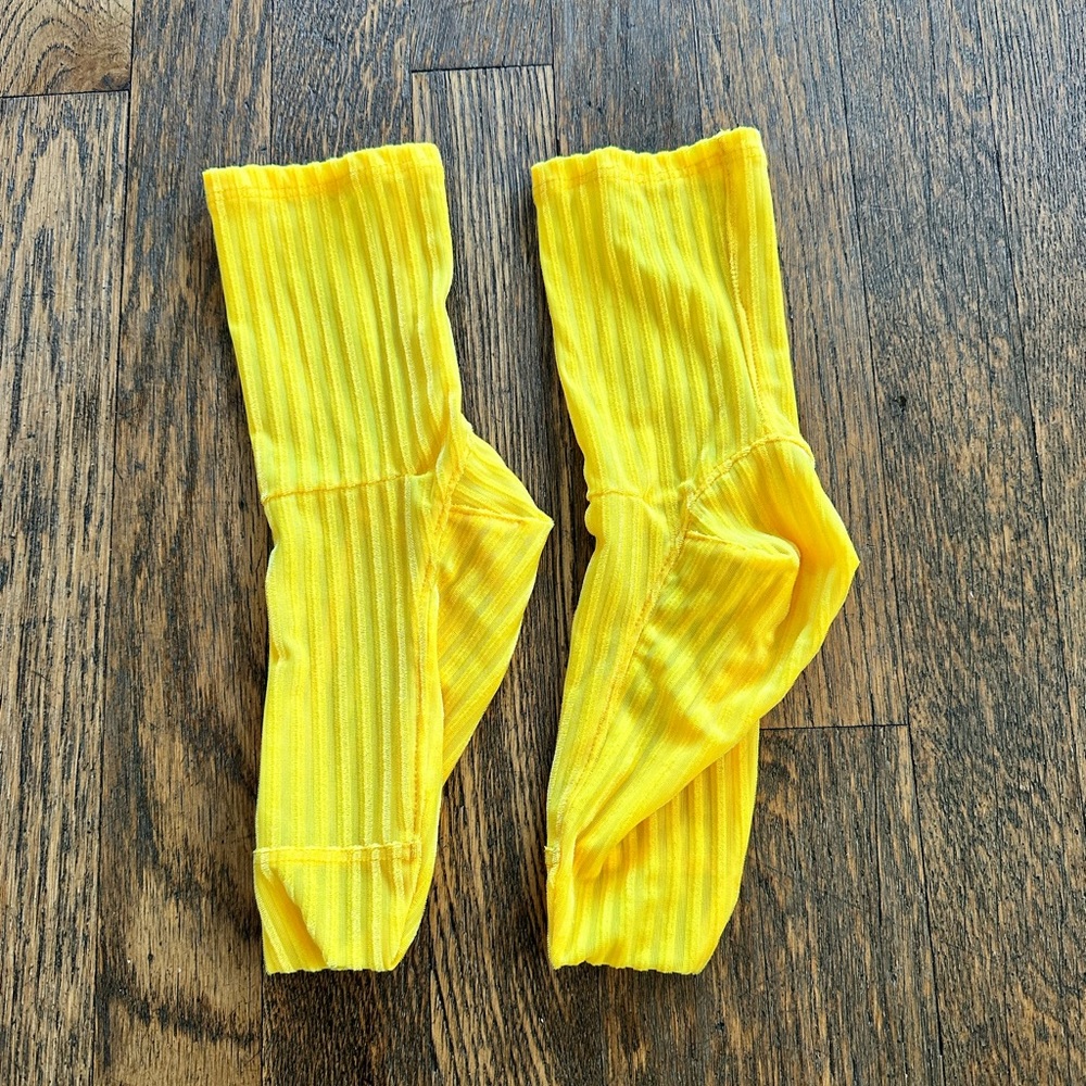 Darner Socks Yellow Ribbed Velvet - Brand new without tags, never worn